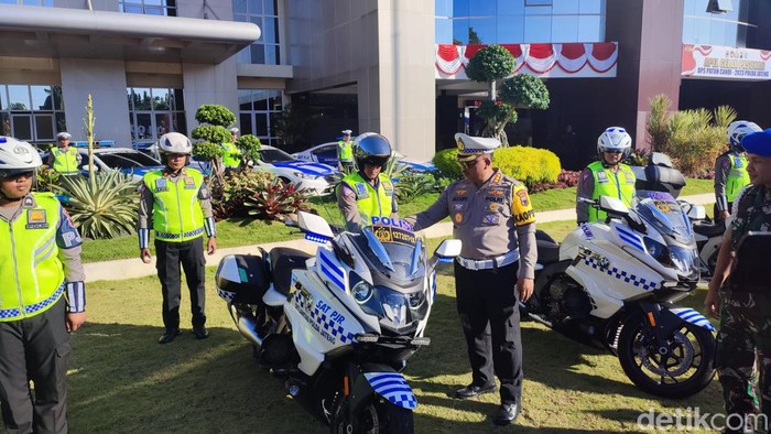 Gelar pasukan Operasi Patuh Candi 2023 di halaman Mapolda Jateng, Semarang, Senin (10/7/2023).