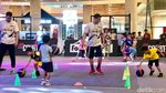 Gemasnya Anak-anak Latihan Basket di Dalam Mal Jakarta