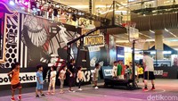 Jadwal moving class dalam festival Indonesia Slamdunk ini hadir dalam 3 hari berturut-turut pada tanggal 10-12 Juli pukul 15:00-16:00 WIB di Grand Atrium Kota Kasablanka.  