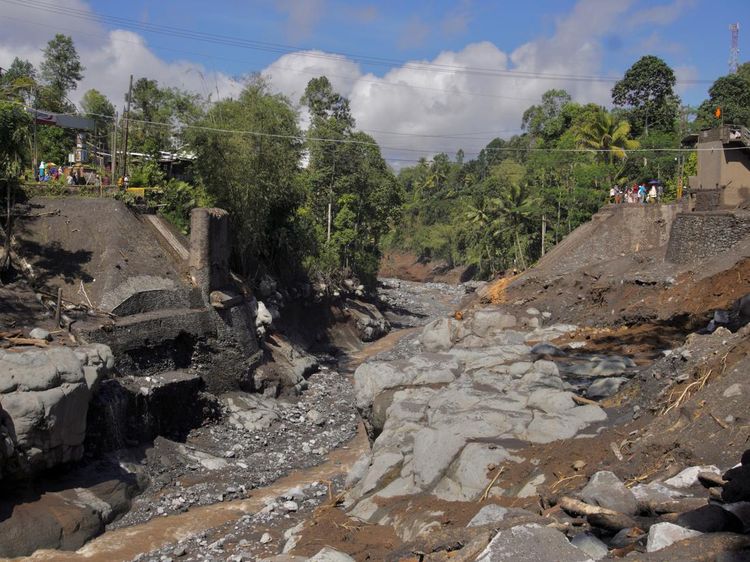 Penampakan Jembatan Kali Glidik yang Porak-Poranda Diterjang Lahar