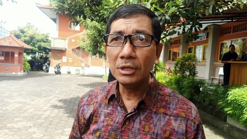 Kepala Bapenda Kota Denpasar I Gusti Ngurah Edi Mulya di SMPN 2 Denpasar, Denpasar, Bali, pada Selasa (14/2/2023) lalu.