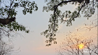 Sunset dari taman sekitar Phousi Hill.