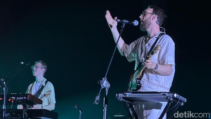 Konser Honne Surabaya