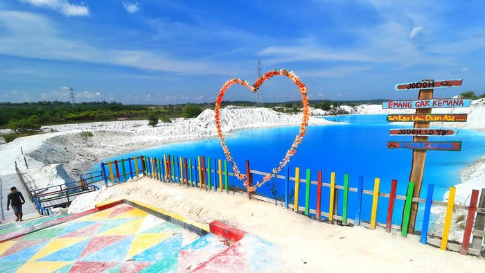 Menengok keindahan danau Kaolin di Bangka Tengah