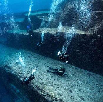 Monumen Yonaguni