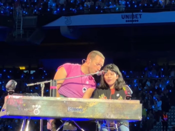 Nadya Permadi di konser Coldplay