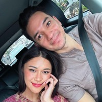 Banyak netizen yang memuji hubungan harmonis keduanya. “Couple goals banget ini mah ter paporit pisan, semoga hanya maut yang memisahkan. Aamiin,” tulis akun Instagram @rita