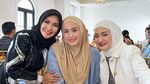 Nathalie Holscher Rawat Hewan dan Bagikan Daging Kurbannya Sendiri
