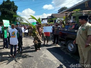 Kades Banyuwangi Tanggapi Tuntutan Warga soal Pembebasan Lahan