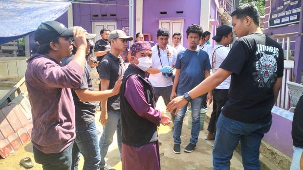 Pelaku menangkap ZU, oknum pimpinan ponpes di Polewali Mandar (Polman), Sulawesi Barat (Sulbar) yang mencabuli santri pria berusia 16 tahun.