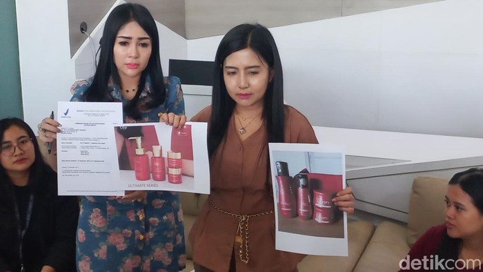 Pengusaha kosmetik asal Lamongan merasa produknya dibajak hingga hendak laporkan kasus itu ke Polda Jatim.