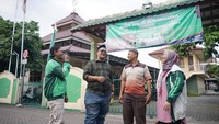Sementara ratusan ekor kambing kurban dibagikan secara bertahap kepada penerima manfaat yaitu Mitra Pengemudi dan masyarakat di lingkungan perusahaan di 30 kota termasuk Jabodetabek, Bandung, Medan, Makassar, Surabaya, DI Yogyakarta, dan Palembang. 