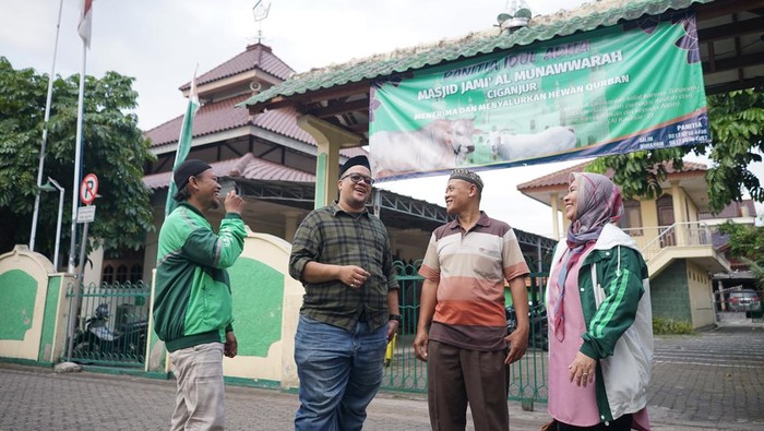 Grab Indonesia menyalurkan satu ekor sapi seberat 1 ton dan ratusan ekor kambing dalam perayaan Hari Raya Idul Adha 1444 H, Kamis (29/6/2023) lalu.