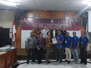 Menit Akhir Pengajuan Perbaikan Berkas Bacaleg di KPU Bali dan NTB