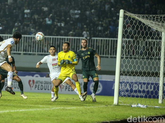 Persikabo 1973 vs Persija Jakarta berakhir tanpa pemenang dalam lanjutan BRI Liga 1 2023/2024. Macan Kemayoran diredam Laskar Padjajaran tanpa gol di Bogor.
