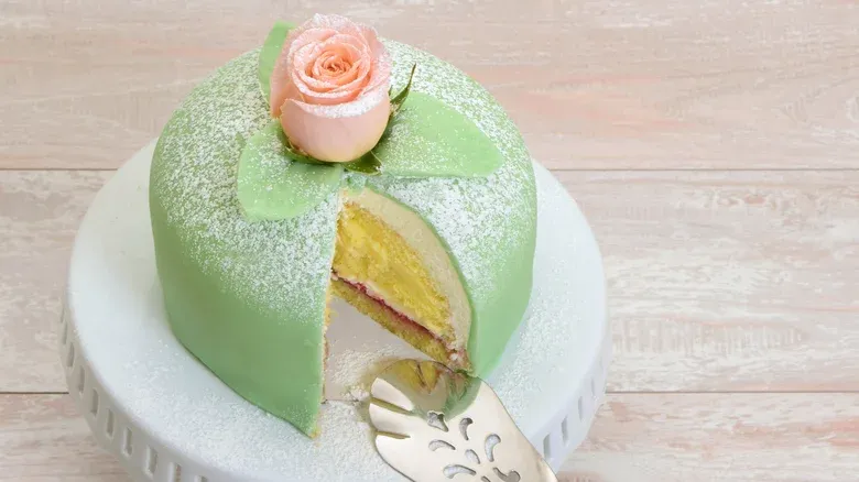 Selain Black Forest, Ini 7 Kue Ulang Tahun Unik di Berbagai Negara