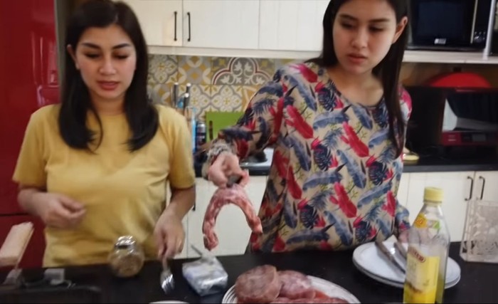 Syahnaz Sadiqah Syahnaz Sadiqah masak