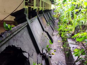 Tembok Ambruk Rusak 4 Ruang Kelas SDN di Karangasem, Siswa Diliburkan