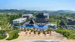 Hotel Megah di Mandalika: Diapit Gunung dan Samudra