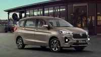 Tak hanya bagian grill, Rumion 2023 juga mendapatkan desain housing foglamp baru, serta desain bumper depan yang juga baru. Selain itu, Rumion 2023 kini juga memakai velg dual tone baru yang tentunya menjadikan mobil ini lebih sporty. Foto: Dok. Toyota