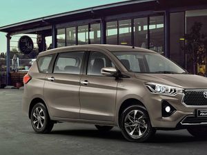 Toyota Rumion Kembaran Ertiga Meluncur, Makin Mirip Innova Baru