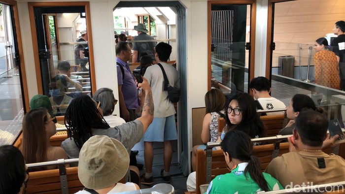 Trem di Hong Kong