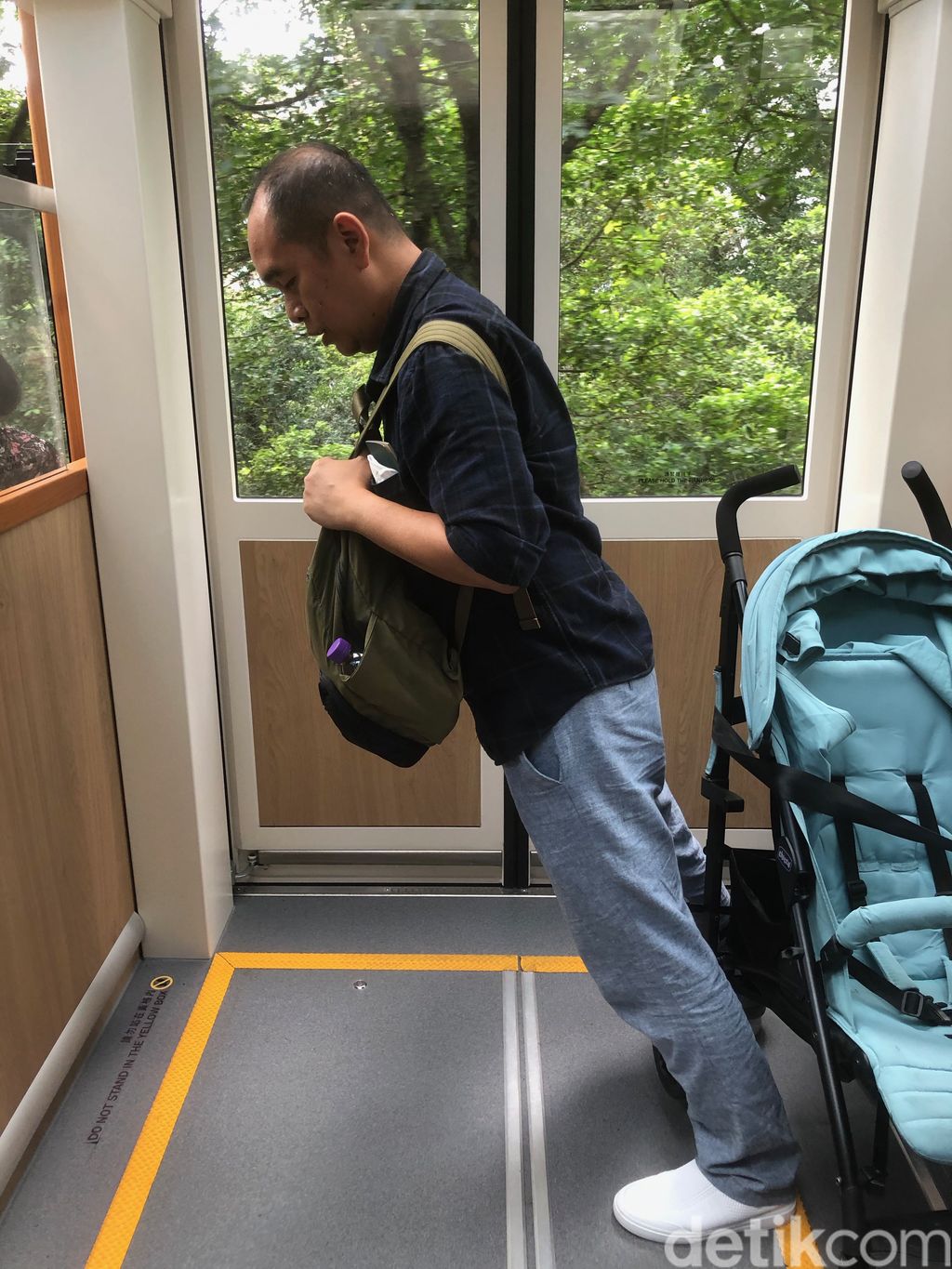 Trem di Hong Kong