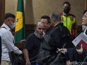 Ulah Lukas Enembe Kencing Sembarangan Bikin Tahanan KPK Sambat