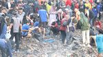 Potret Ribuan Warga Lampung Bersihkan Pantai Sukaraja Bareng Pandawara
