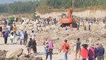 Potret Warga Ramai-ramai Tolak Galian C buat Tol