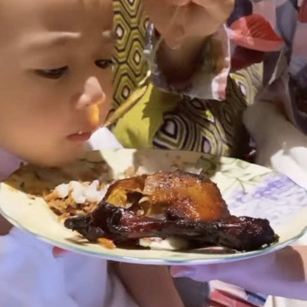 5 Momen Makan Rayyanza 'Cipung' yang Viral, Bikin Ngiler!