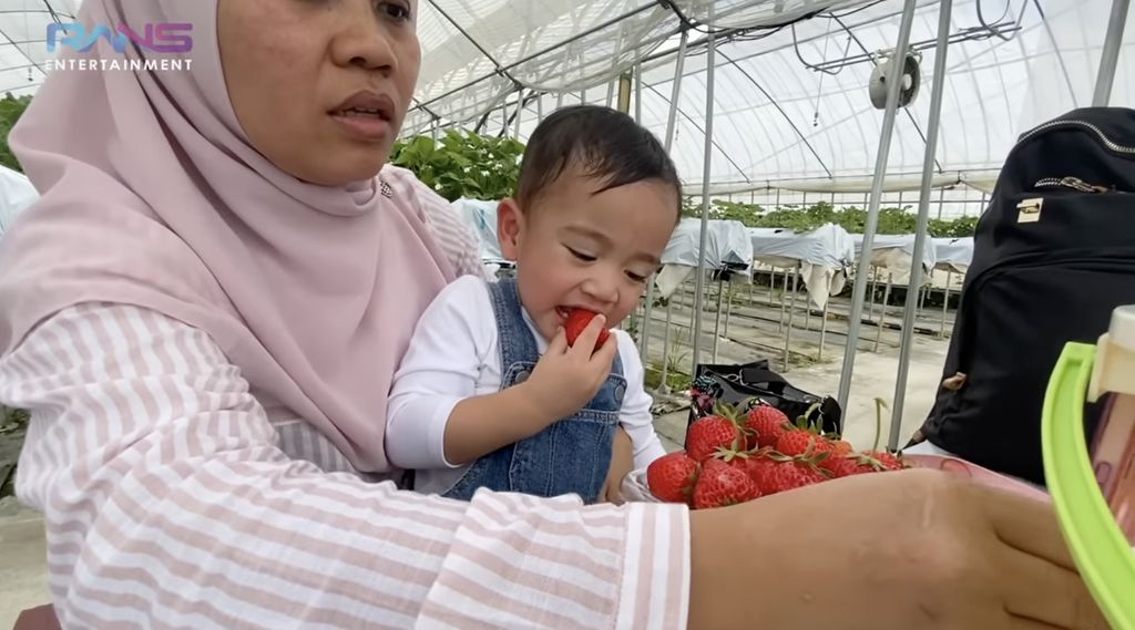 5 Momen Makan Rayyanza 'Cipung' yang Viral, Bikin Ngiler!
