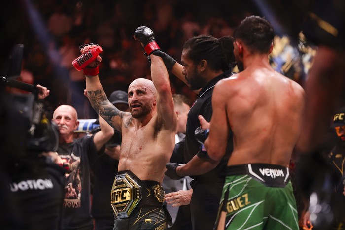 Alexander Volkanovski reacts after defeating Yair Rodríguez during a featherweight mixed martial arts bout during UFC 290 on Saturday, July 8, 2023, in Las Vegas. (Wade Vandervort/Las Vegas Sun via AP)