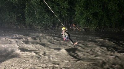 Badai di India Sebabkan Banjir Bandang hingga Longsor