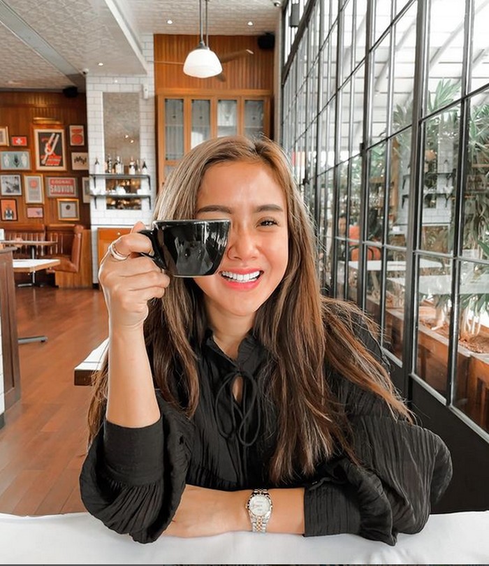 Cita Citata Pencinta Berat Kopi, Ini Gaya Ngopinya yang Hits Cita Citata Pencinta Berat Kopi, Ini Gaya Ngopinya yang Hits