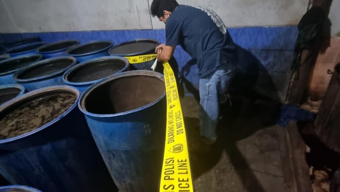 Dittipidnarkoba Bareskrim Polri menggerebek pabrik jamu ilegal di Banyuwangi (dok. ist)