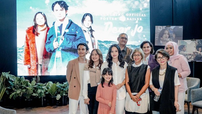 Perilisan poster dan trailer Film Dear Jo (Almost is Never Enough).