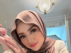 10 Transformasi Gaya Nathalie Holscher Mulai dari Mualaf Hingga Lepas Hijab