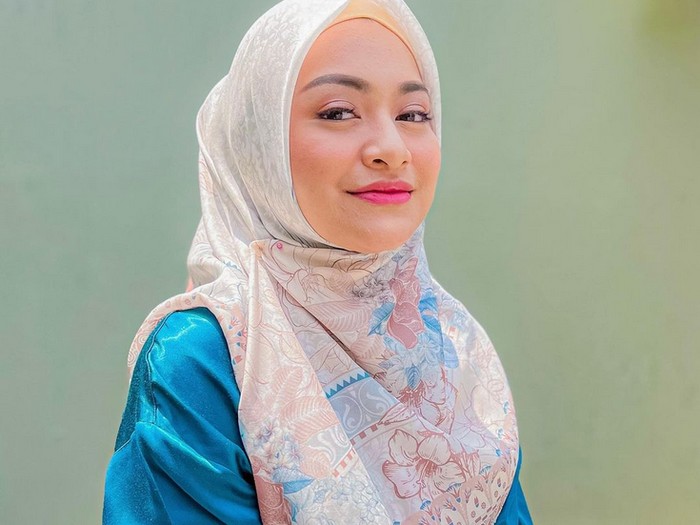 Foto Nathalie Holscher mengunggah video tanpa menggunakan hijab jadi atensi.