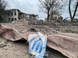 Gedung Pusat Bantuan di Ukraina Hancur Dirudal Rusia