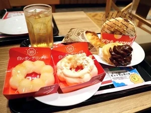 Gokil! Di Gerai Donat Ini Bisa Makan Sepuasnya Selama 60 Menit