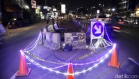 Saat ini lokasi di sekitar proyek perbaikan gorong-gorong dipasangi beton pembatas.  