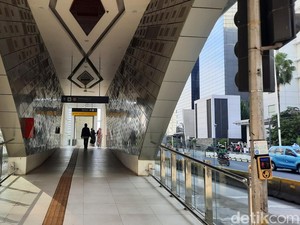 Ngos-ngosan, Warga Ingin Ada Eskalator di Integrasi TransJ-MRT Bundaran HI