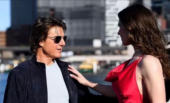 Hayley Atwell merupakan lawan main Tom Cruise di film ‘Mission: Impossible 7’. Aktris asal Inggris ini berperan sebagai Grace. Foto: Instagram/@wellhayley