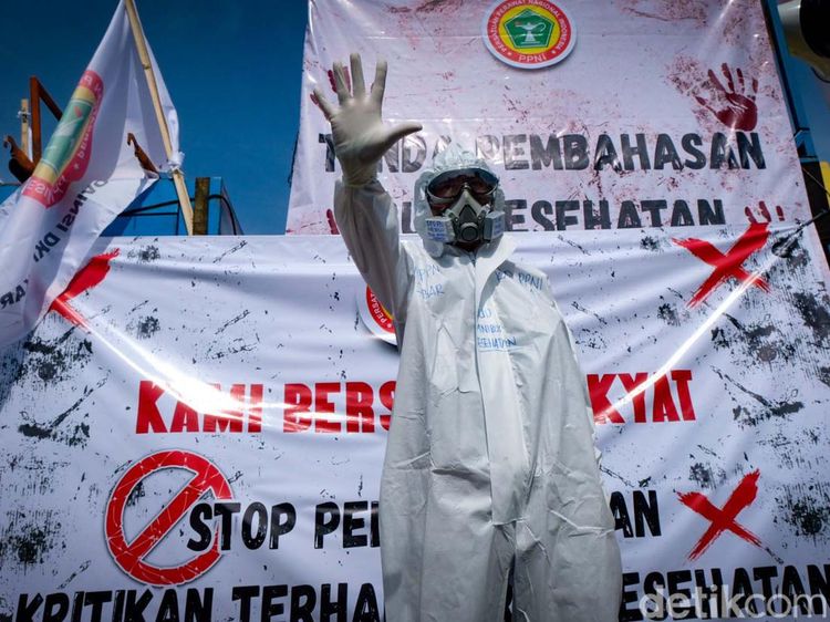 IDI dkk Demo di DPR Jelang Pengesahan RUU Kesehatan