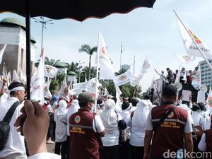 Massa Nakes Ancam Mogok Kerja Jika DPR Sahkan RUU Kesehatan Hari Ini