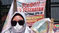 Menurut IDI, pengesahan RUU Kesehatan berpotensi membahayakan nyawa masyarakat imbas kompetensi nakes yang bisa tidak terstandardisasi jika muncul lebih dari satu organisasi profesi dokter.  