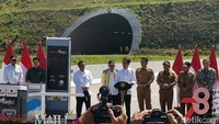 Ini Cisumdawu setelah selesai 61 kilometer, ini akan lebih memudahkan nanti operasional Bandara Kertajati. Karena memang dulu rencana awalnya memang bandara selesai, airport selesai, Cisumdawu selesai, katanya saat meresmikan jalan tol Cisumdawu, Selasa (11/7/2023). 