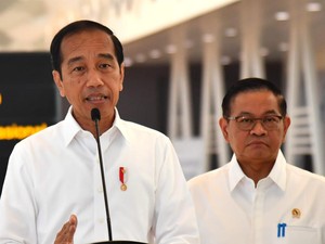 Jokowi Akan Geser Pabrik Pindad di Bandung ke Subang