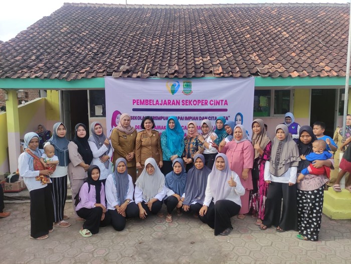 Ketua TP PKK Karawang Apresiasi Semangat Ibu-ibu Ikuti Sekoper Cinta